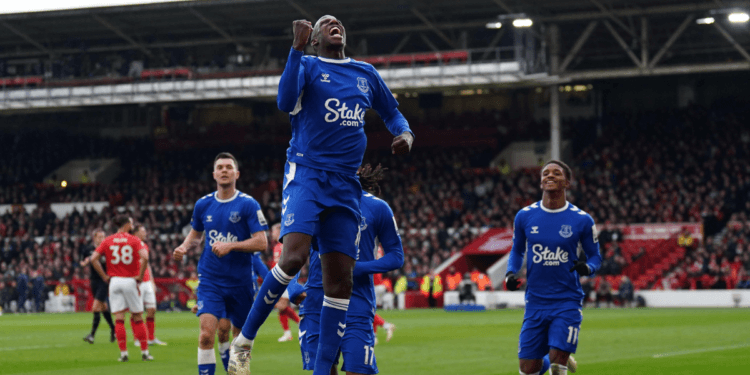 Everton's Abdoulaye Doucoure celebrates scoring